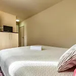 Countyside Retreat Six Bedroom With Pool Vila *