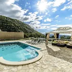 Countyside Retreat Six Bedroom With Pool Gruda