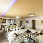 Vila Countyside Retreat Six Bedroom With Pool