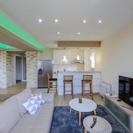 Countyside Retreat Six Bedroom With Pool Villa Gruda