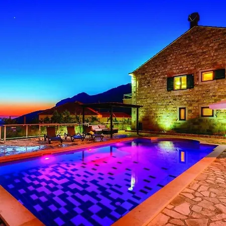 Countyside Retreat Six Bedroom With Pool Gruda