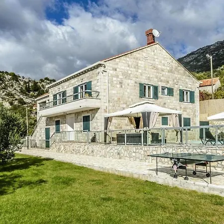 Countyside Retreat Six Bedroom With Pool * Gruda