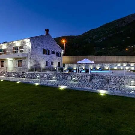 Villa Countyside Retreat Six Bedroom With Pool *