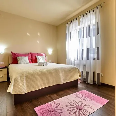 Countyside Retreat Six Bedroom With Pool *