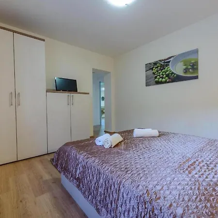 ヴィラ Countyside Retreat Six Bedroom With Pool *