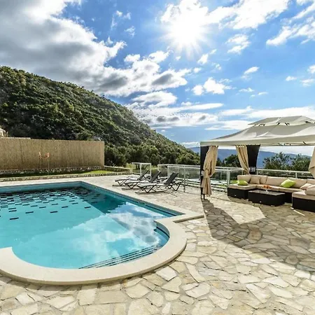 Countyside Retreat Six Bedroom With Pool Gruda