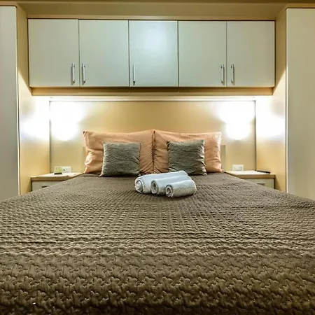 Countyside Retreat Six Bedroom With Pool ヴィラ *