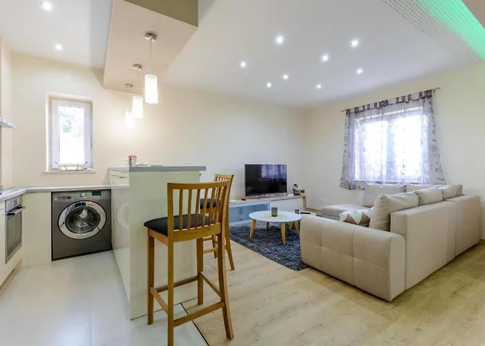 فيلة Countyside Retreat Six Bedroom With Pool Gruda