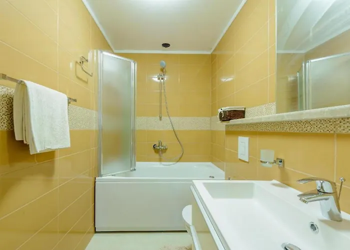 Countyside Retreat Six Bedroom With Pool *