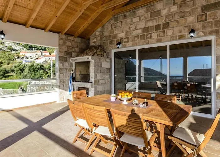 فيلة Countyside Retreat Six Bedroom With Pool Gruda