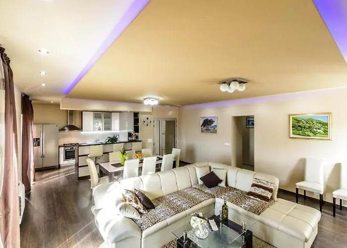 Villa Countyside Retreat Six Bedroom With Pool