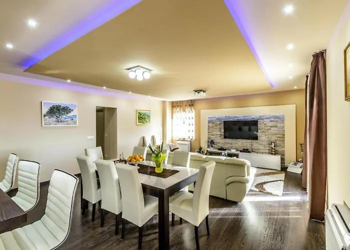 Villa Countyside Retreat Six Bedroom With Pool *