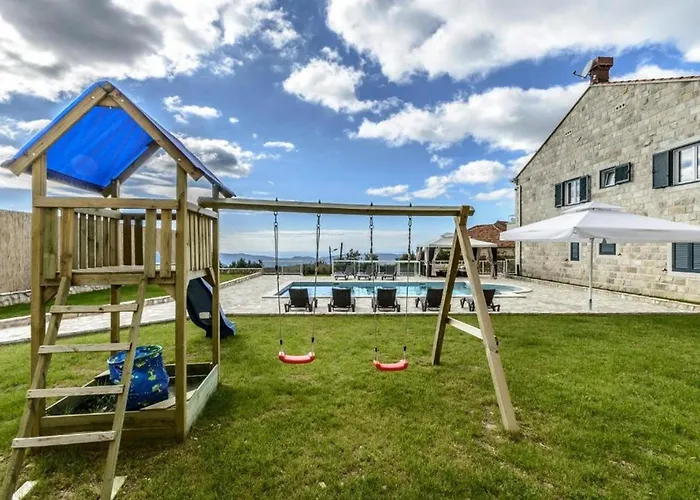 Countyside Retreat Six Bedroom With Pool Villa Gruda